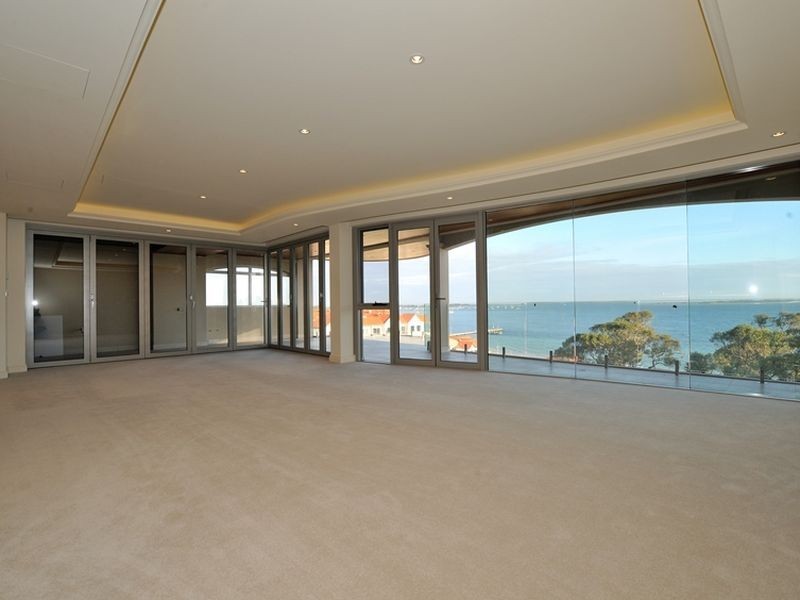 9/3 Rockingham Beach Road, Rockingham WA 6168