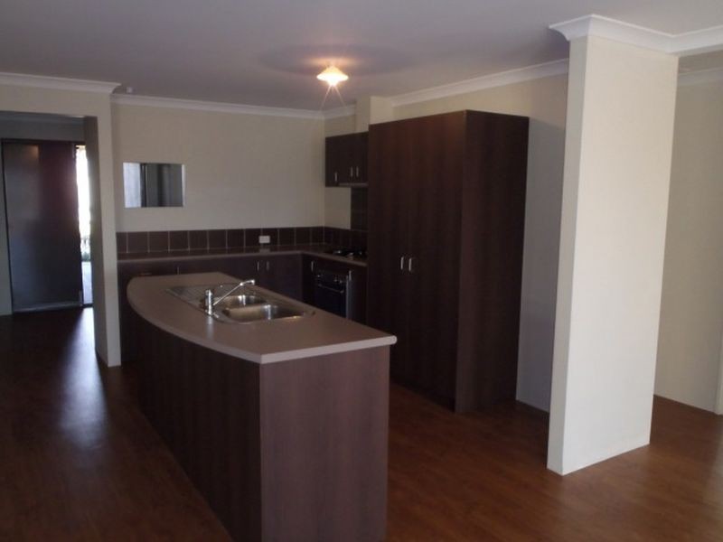 10 Flame Tree Loop, Baldivis WA 6171