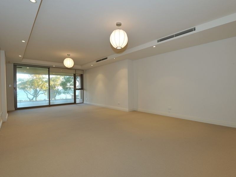 1/3 Rockingham Beach Road, Rockingham WA 6168