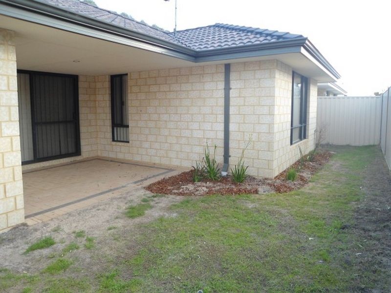 22 Indee Pass, Secret Harbour WA 6173