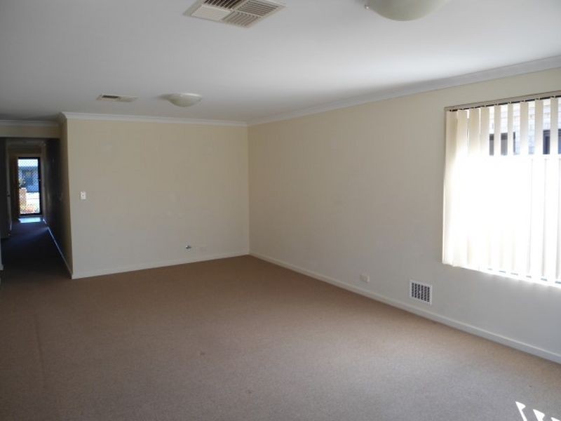 33 Kumarina Drive, Secret Harbour WA 6173