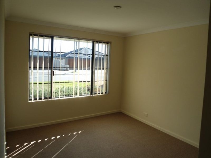 33 Kumarina Drive, Secret Harbour WA 6173