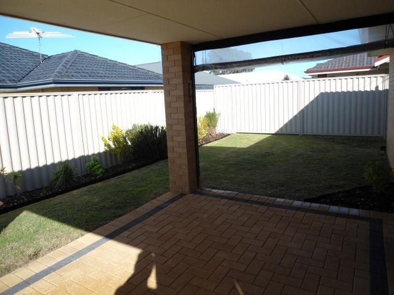 33 Kumarina Drive, Secret Harbour WA 6173