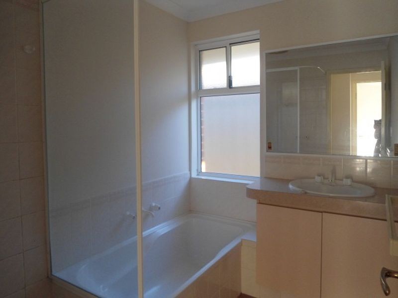 94 Grand Ocean Boulevard, Port Kennedy WA 6172