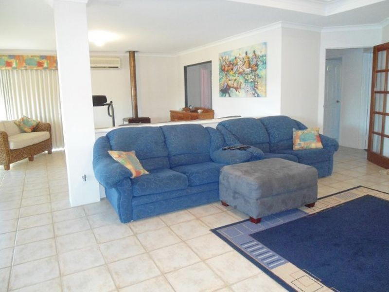 11 Zedora Loop, Port Kennedy WA 6172