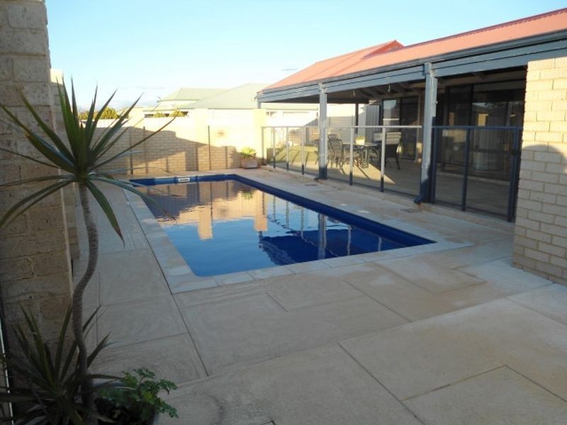 11 Zedora Loop, Port Kennedy WA 6172