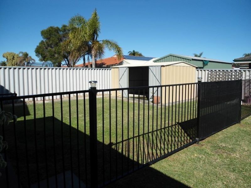 8 Caballo Crt, Safety Bay WA 6169