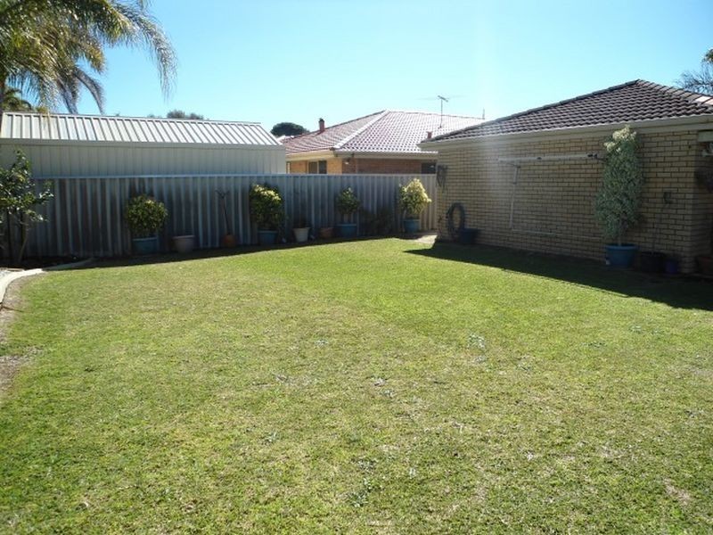 8 Caballo Crt, Safety Bay WA 6169