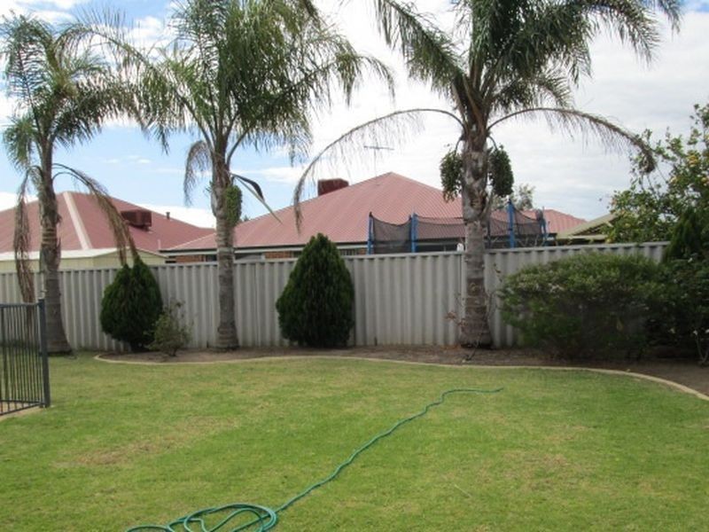 59 San Sebastian Boulevard, Port Kennedy WA 6172
