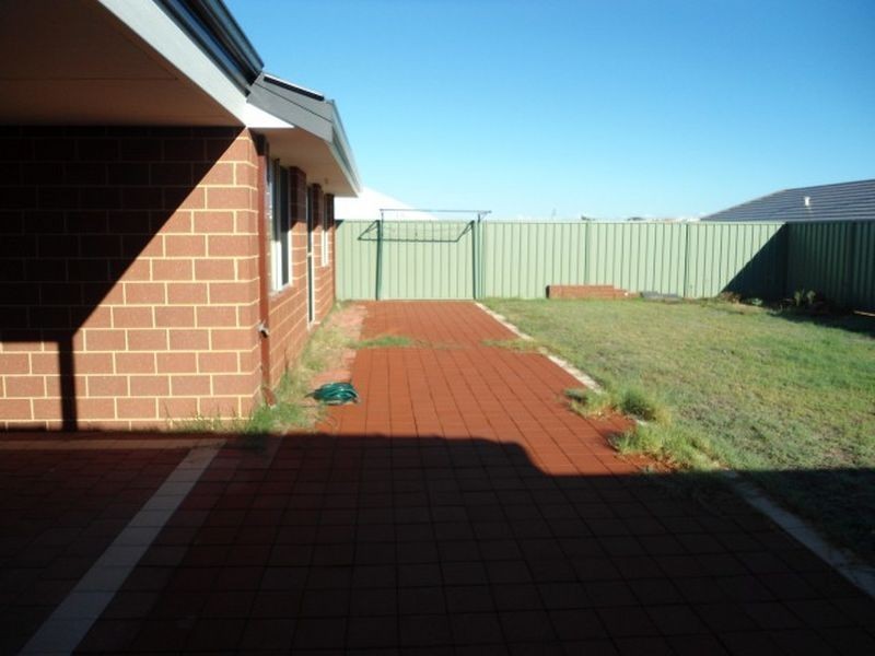 19 Blaxland Terrace, Baldivis WA 6171