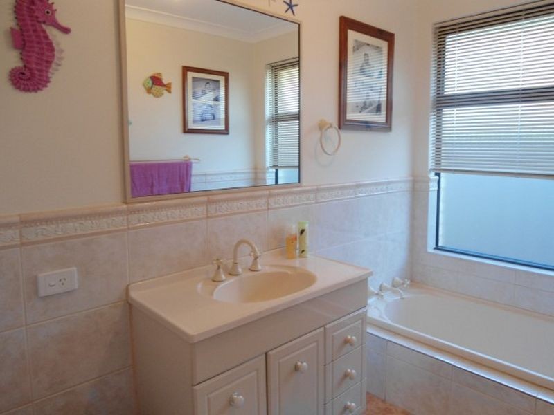 11 Zedora Loop, Port Kennedy WA 6172