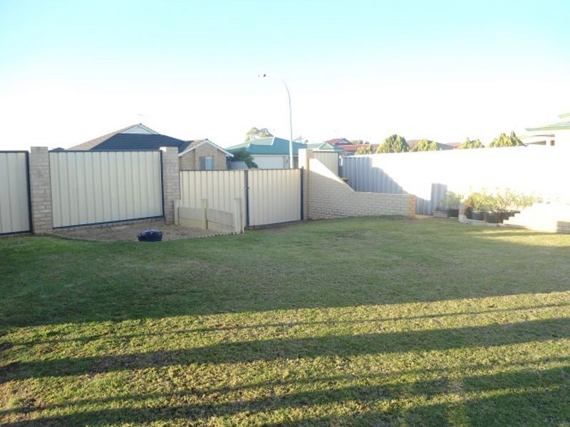 11 Zedora Loop, Port Kennedy WA 6172