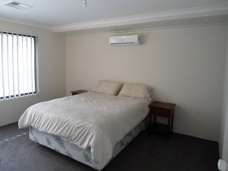 16 Westcliff Street, Wellard WA 6170