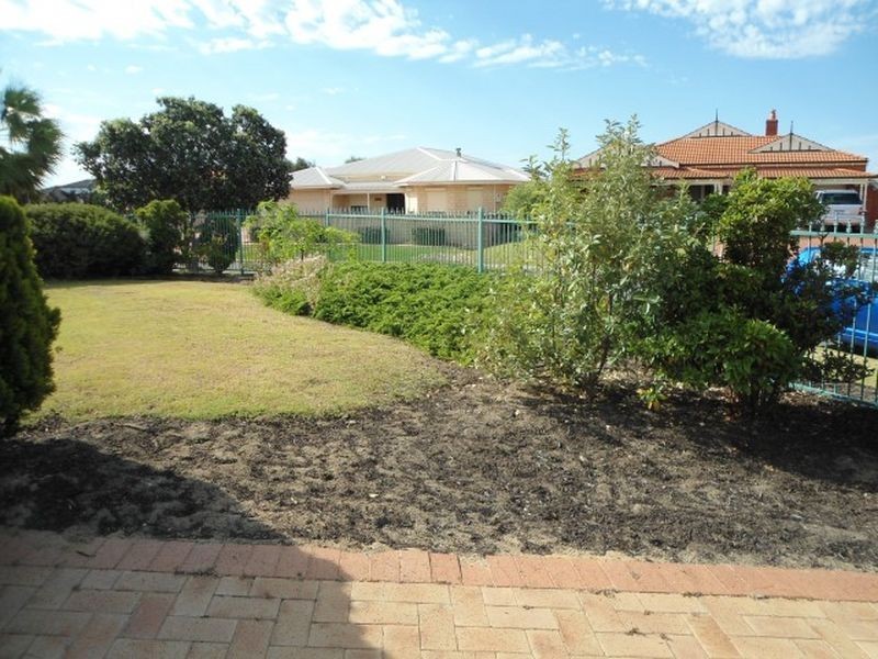 10 Porto Novo Mews, Secret Harbour WA 6173