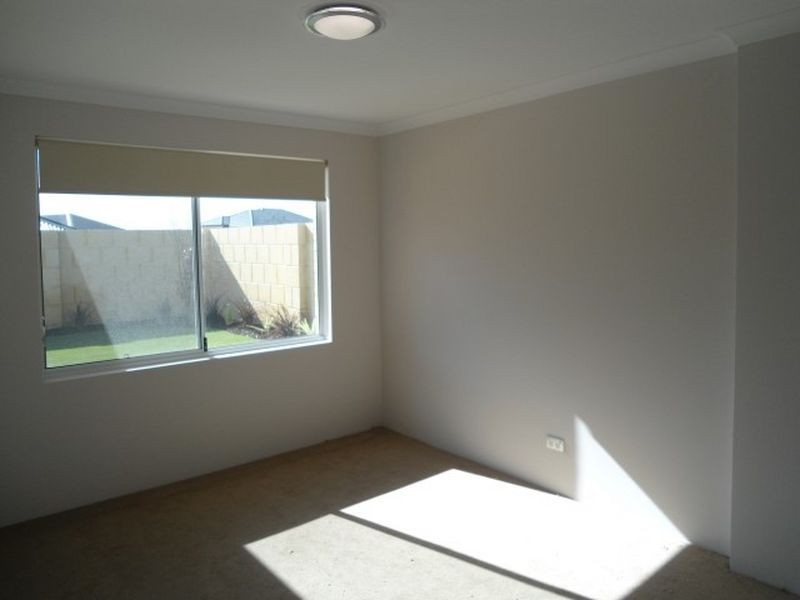 14 Holloways Ridge, Secret Harbour WA 6173