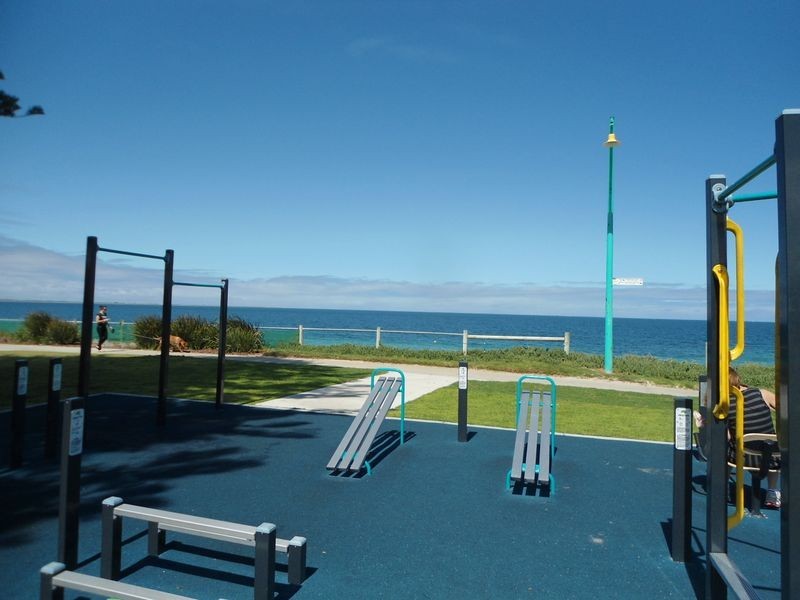 38 Malibu Road, Safety Bay WA 6169