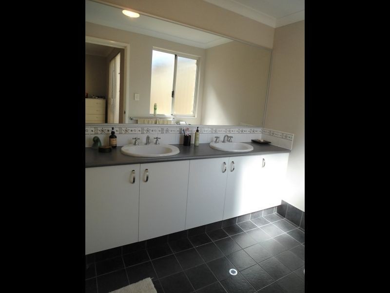 1/5 Crusoe Link, Secret Harbour WA 6173