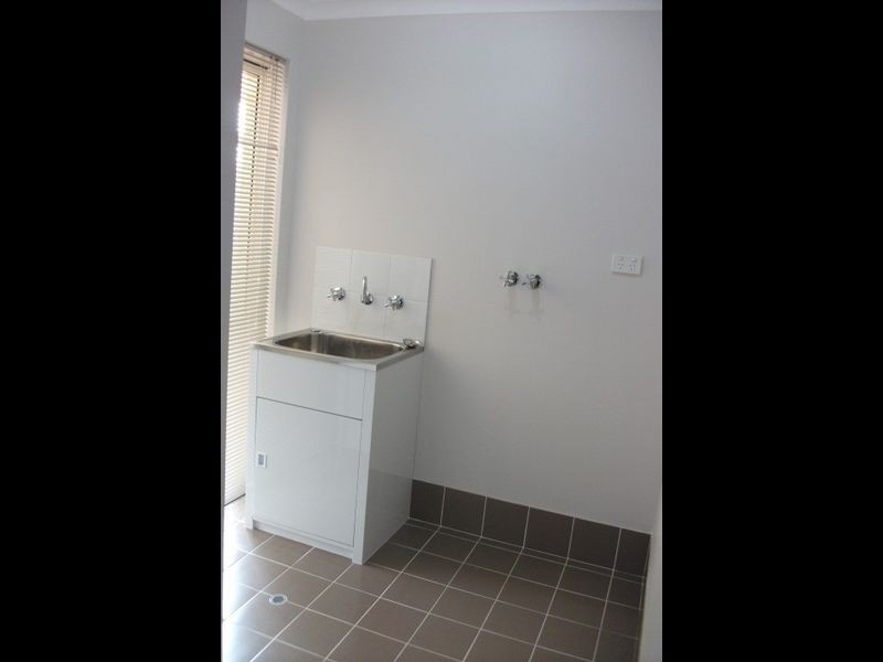 2/23 Weld Street, Rockingham WA 6168