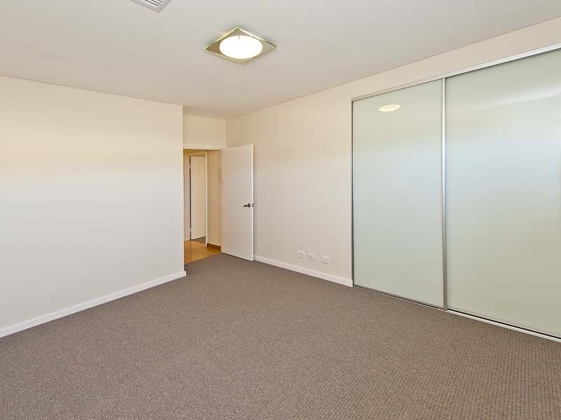 16 Devonshire Turn, Rockingham WA 6168