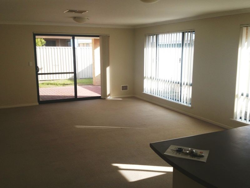 29 Lucky Bay Road, Secret Harbour WA 6173