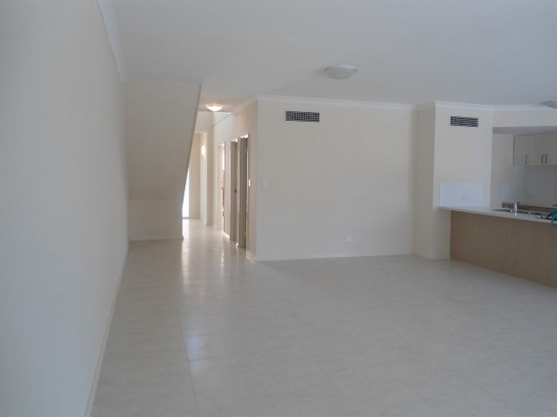 2/1 Ballys Turn, Baldivis WA 6171