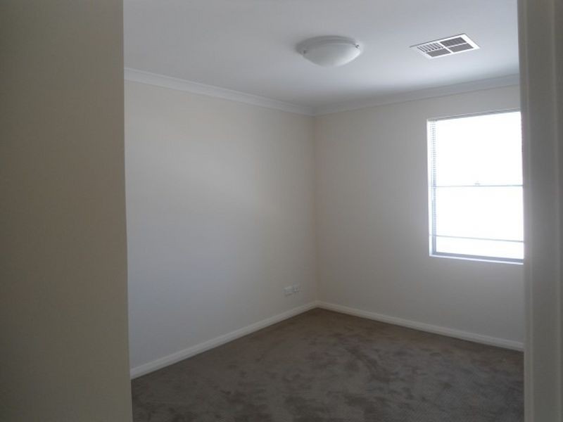 2/1 Ballys Turn, Baldivis WA 6171