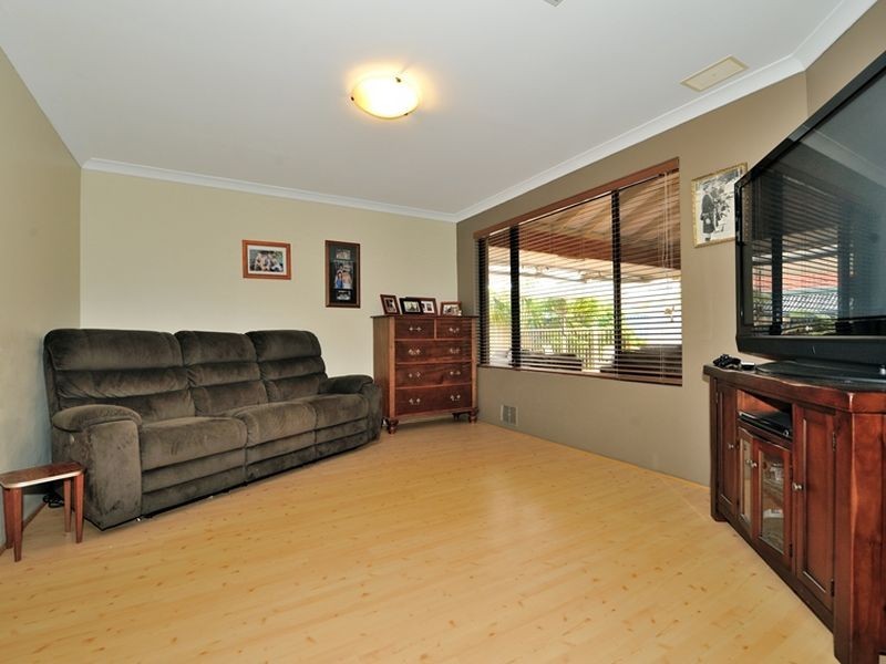 2 Galway Gardens, Warnbro WA 6169