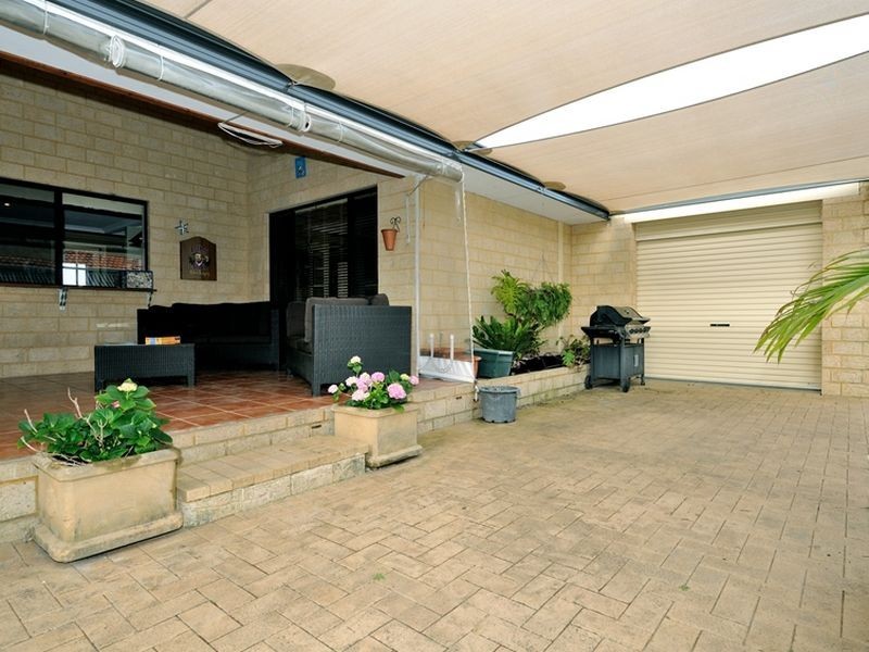 2 Galway Gardens, Warnbro WA 6169