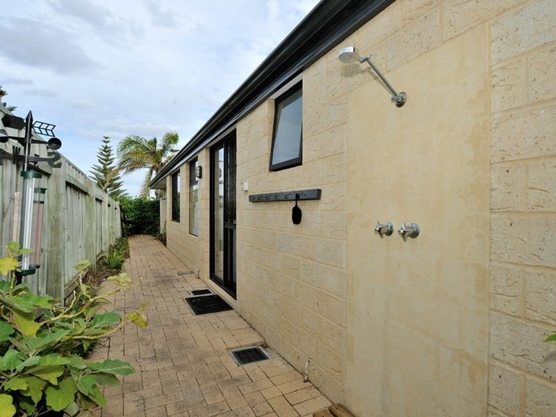 2 Galway Gardens, Warnbro WA 6169