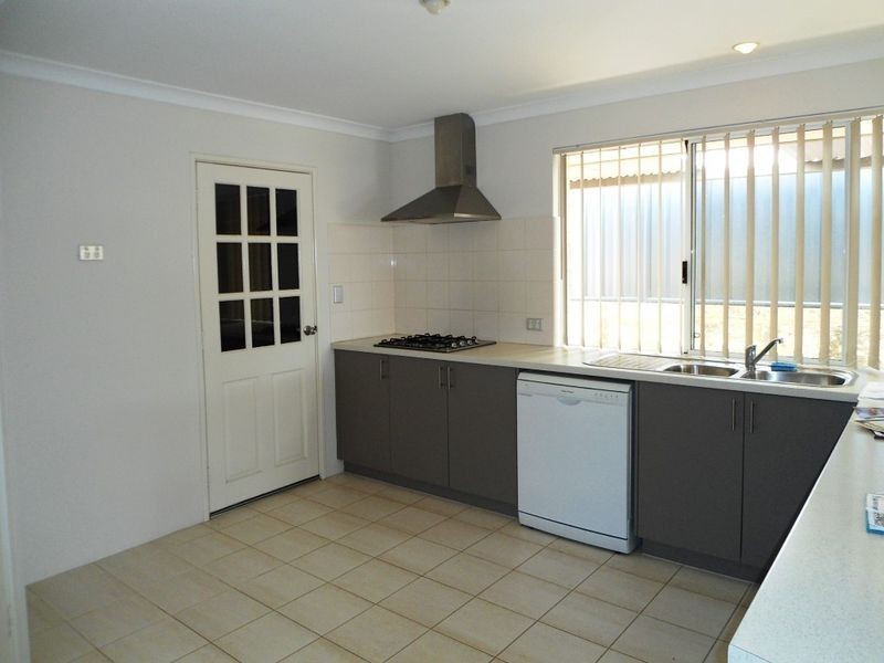 42 Lemongum Drive, Baldivis WA 6171