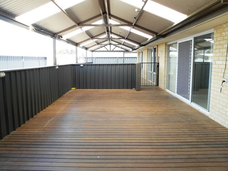 42 Lemongum Drive, Baldivis WA 6171