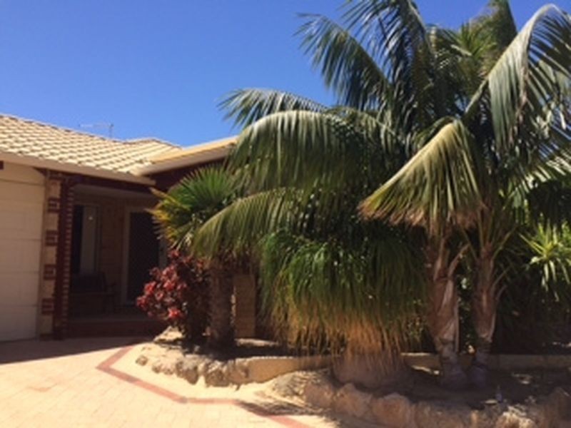 4 Villefranche Rise, Port Kennedy WA 6172