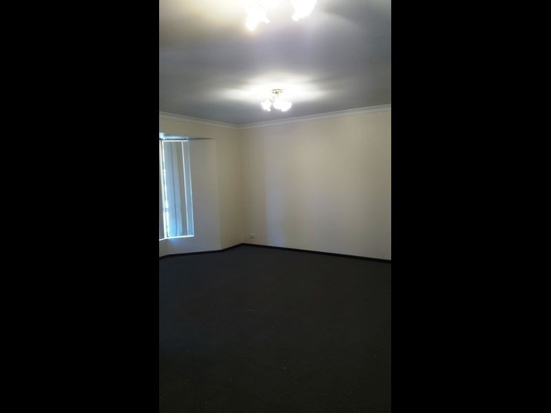 8 Moresby Grove, Rockingham WA 6168