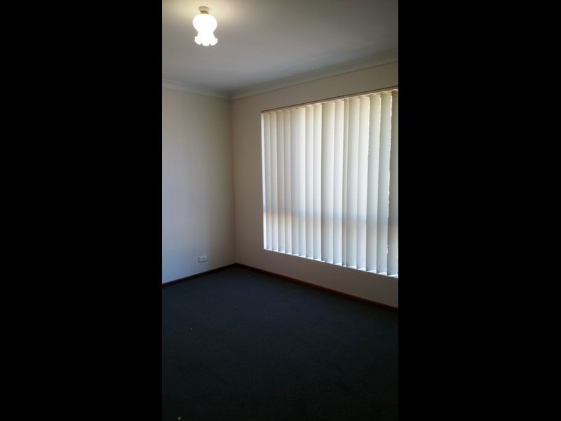 8 Moresby Grove, Rockingham WA 6168