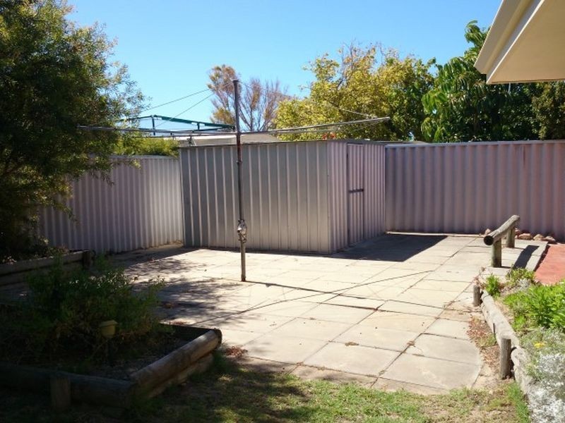 8 Moresby Grove, Rockingham WA 6168