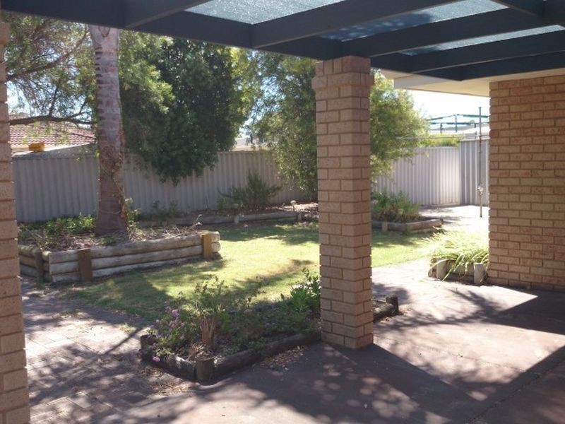 8 Moresby Grove, Rockingham WA 6168