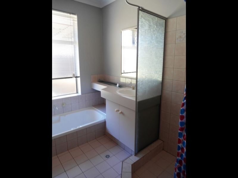 3 Manila Place, Warnbro WA 6169