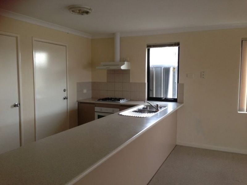 7 Knutsford Crescent, Port Kennedy WA 6172