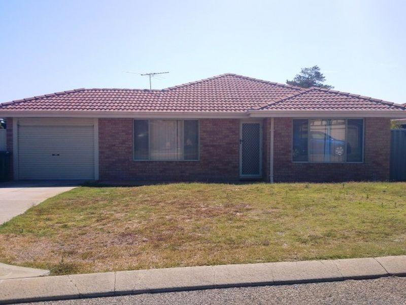 35 Mayflower Close, Port Kennedy WA 6172