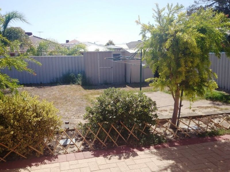 35 Mayflower Close, Port Kennedy WA 6172