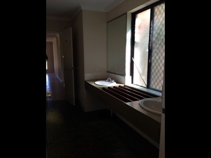 9 Townsend Road, Rockingham WA 6168