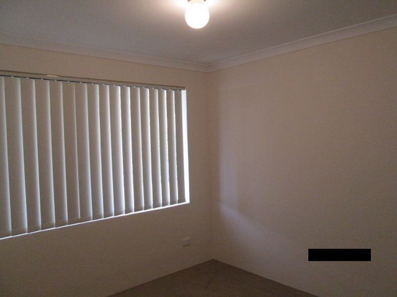 18 Kinsale Bend, Port Kennedy WA 6172