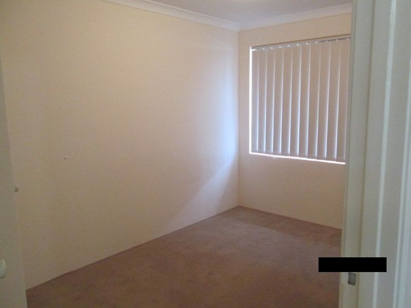 18 Kinsale Bend, Port Kennedy WA 6172