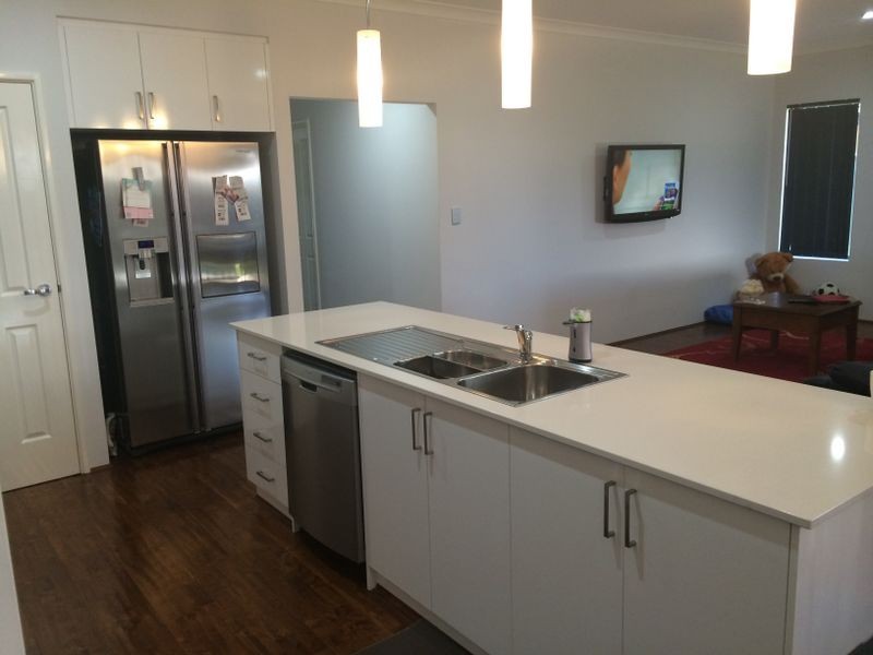 12 Lagoon Pass, Baldivis WA 6171