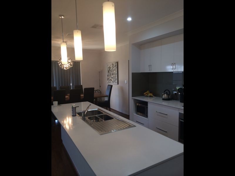 12 Lagoon Pass, Baldivis WA 6171