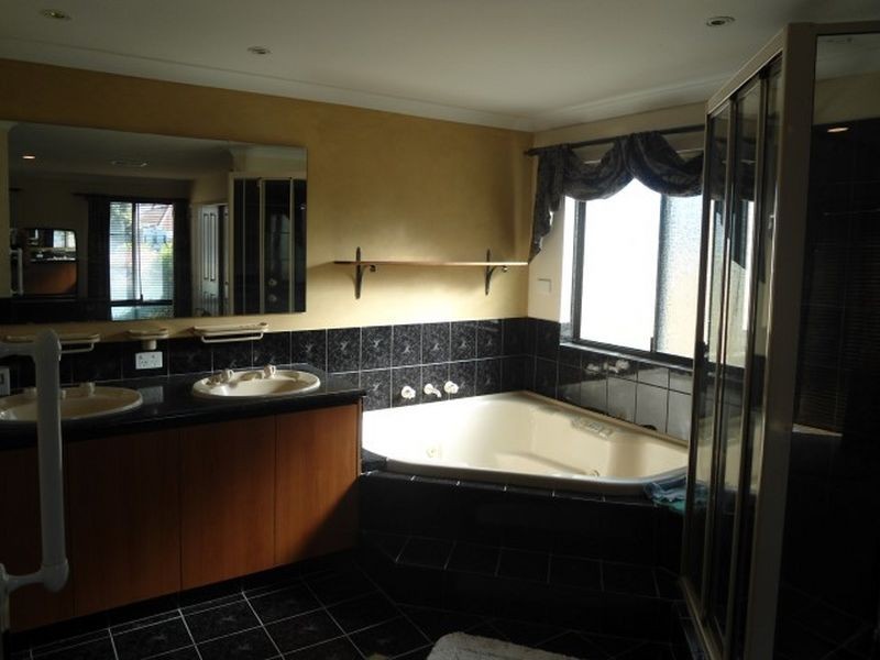 8 Anzio Court, Secret Harbour WA 6173