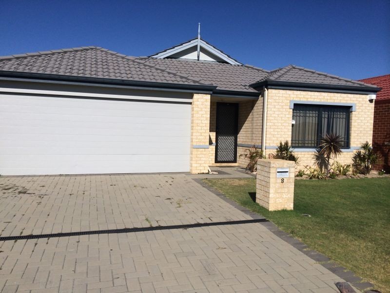 8 Dunsky Pass, Secret Harbour WA 6173