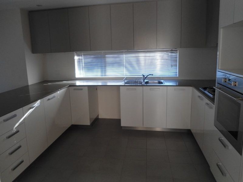 28 Malone Loop, Meadow Springs WA 6210