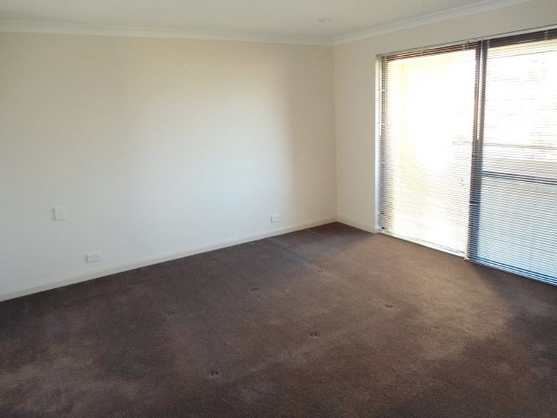 28 Malone Loop, Meadow Springs WA 6210