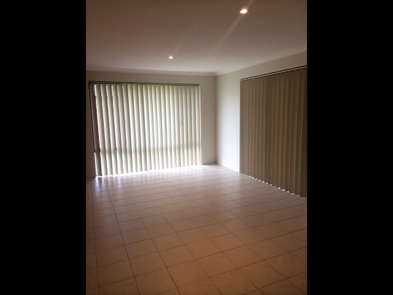 12 Freeling Road, Port Kennedy WA 6172